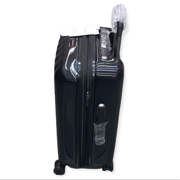Ricardo Hardside Lightweight Carry On 350o Spinner Luggage Including Accessories - Picture 6 of 16
